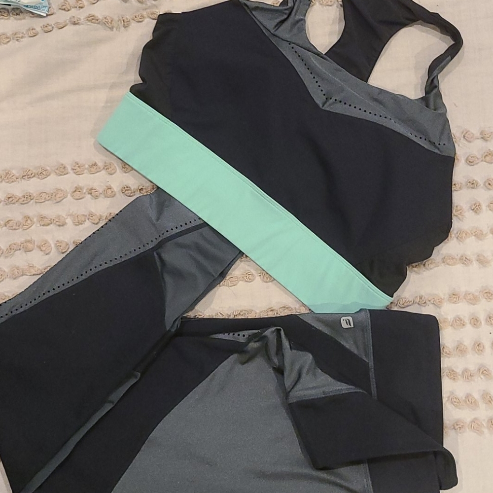 Fabletics leggings and bra set